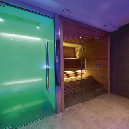Koru & Private Wellness Hotel